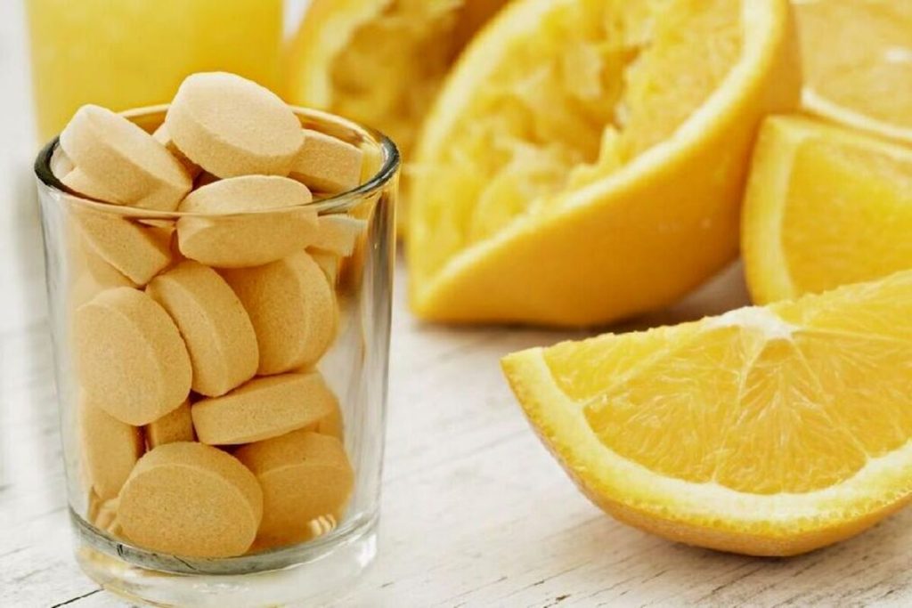 Artikel kali ini membahas mengenai beberapa cara mengonsumsi suplemen vitamin C yang penting untuk meningkatkan kesehatan.