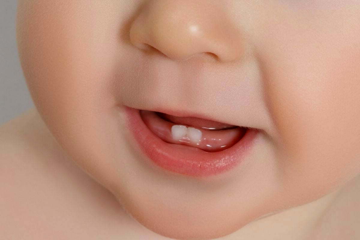 Artikel kali ini membahas mengenai beberapa tips merawat bayi yang sedang tumgi alias tumbuh gigi dengan bijak.