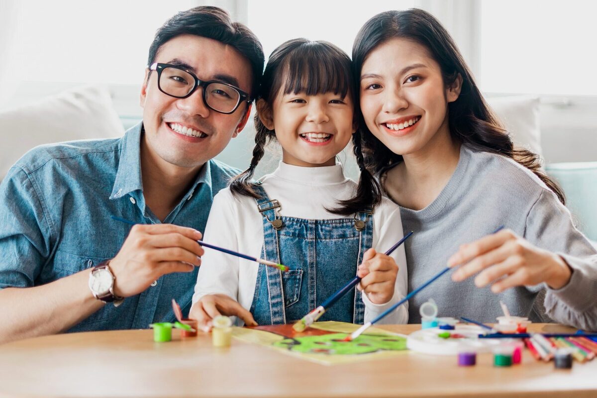 Artikel ini menjelaskan tentang beberapa tips memahami bakat anak yang harus dilakukan tidak hanya untuk para ibu tetapi juga ayah.