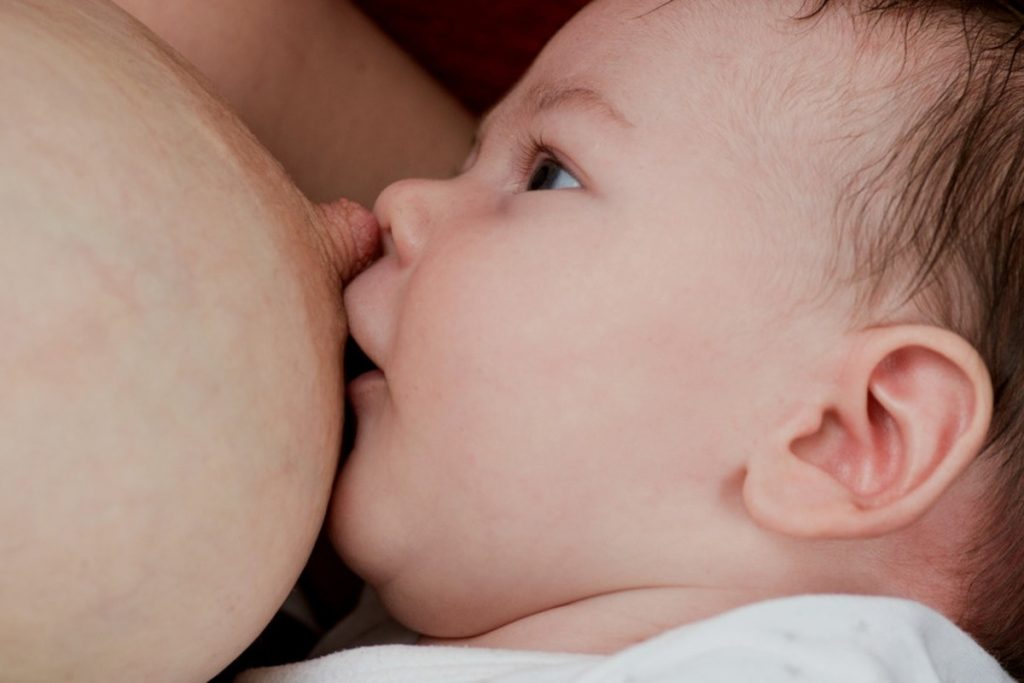 Semua orang tua wajib paham! Inilah dia beberapa manfaat asi untuk bayi yang sangat penting untuk ibu dan juga buah hati.