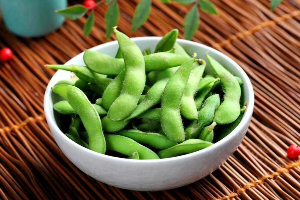 Artikel kali ini membahas mengenai beberapa manfaat kacang edamame yang ternyata sangat baik untuk kesehatan manusia.