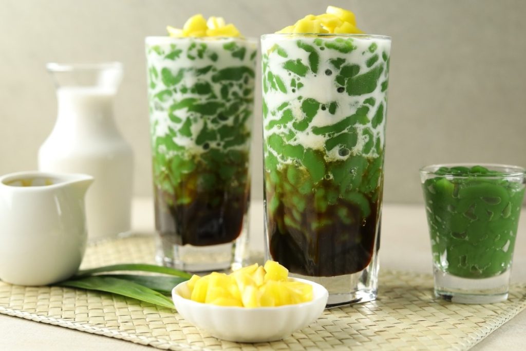 Artikel kali ini membahas mengenai deretan beberapa rekomendasi minuman tradisional seluruh dunia yang wajib Anda coba.