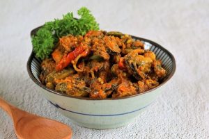 Artikel kali ini membahas mengenai beberapa manfaat daun jeruk nipis dalam masakan atau makanan Anda yang menambah cita rasa.