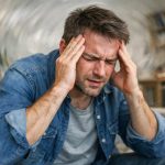Artikel kali ini menjelaskan tentang penyebab vertigo lengkap dengan beberapa cara yang efektif untuk mengatasinya.